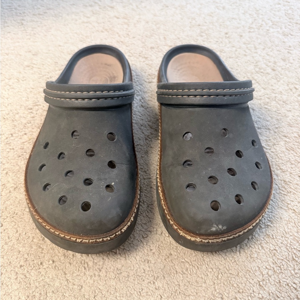 crocs - men’s 8